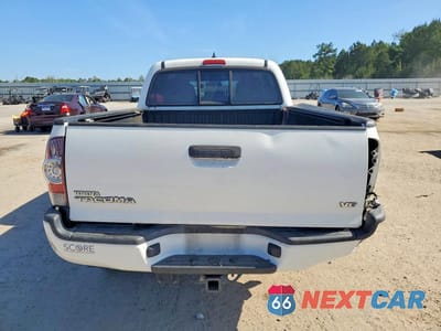 Zdjęcie 6 z 12 samochodu: 2015 TOYOTA TACOMA V6 VIN:5TFMU4FN6FX033889 - miniatura