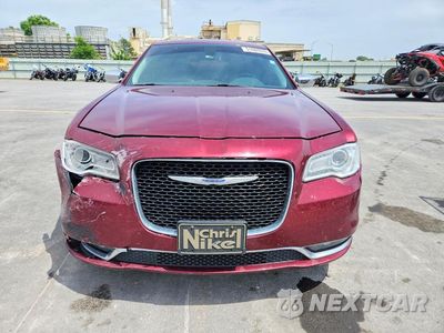 Piąte zdjęcie samochodu w środku: 2019 CHRYSLER 300 LIMITED VIN:2C3CCAEG8KH631341 - miniatura