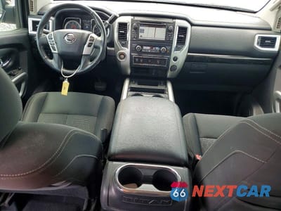 Zdjęcie 8 z 11 samochodu: 2018 NISSAN TITAN SV VIN:1N6AA1E60JN510693 - miniatura