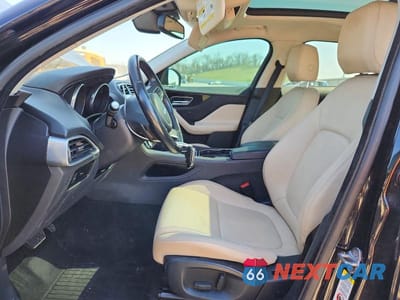 Zdjęcie 7 z 13 samochodu: 2017 JAGUAR F-PACE PREMIUM VIN:SADCJ2BV0HA047229 - miniatura