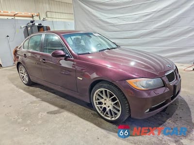 Czwarte zdjęcie samochodu z boku: 2007 BMW 335 XI VIN:WBAVD535X7A008901 - miniatura