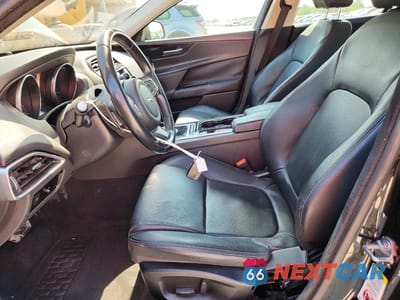 Zdjęcie 7 z 12 samochodu: 2017 JAGUAR XE PREMIUM VIN:SAJAD4BG4HA975487 - miniatura