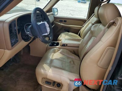 Zdjęcie 7 z 13 samochodu: 2000 CHEVROLET SUBURBAN C1500 VIN:3GNEC16T0YG145395 - miniatura