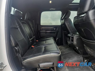 Zdjęcie 10 z 12 samochodu: 2023 RAM 2500 LIMITED VIN:3C6UR5TLXPG567842 - miniatura