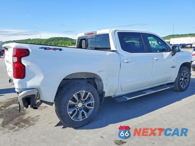Trzecie zdjęcie samochodu z tyłu: 2021 CHEVROLET SILVERADO K1500 LT VIN:1GCUYDED2MZ114810 - miniatura