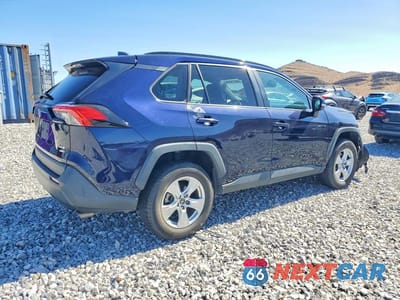 Trzecie zdjęcie samochodu z tyłu: 2020 TOYOTA RAV4 XLE VIN:2T3P1RFV6LC079470 - miniatura