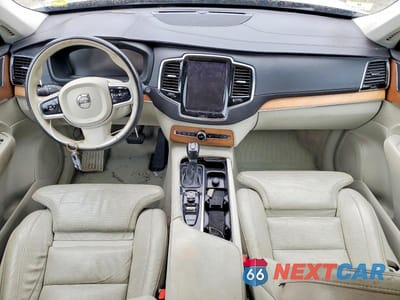 Zdjęcie 8 z 13 samochodu: 2016 VOLVO XC90 T6 VIN:YV4A22PL4G1016097 - miniatura