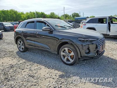 Czwarte zdjęcie samochodu z boku: 2025 AUDI Q5 VIN:WA12AAGUXS2057683 - miniatura