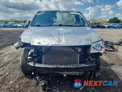 Piąte zdjęcie samochodu w środku: 2018 DODGE GRAND CARAVAN SXT VIN:2C4RDGCG2JR326824 - miniatura