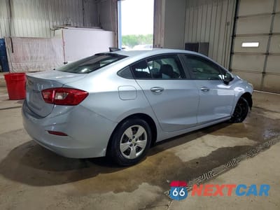 Trzecie zdjęcie samochodu z tyłu: 2017 CHEVROLET CRUZE LS VIN:1G1BC5SMXH7208542 - miniatura