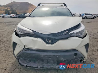 Piąte zdjęcie samochodu w środku: 2020 TOYOTA C-HR XLE VIN:JTNKHMBX2L1068071 - miniatura