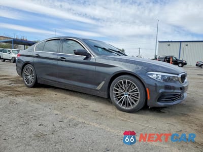 Czwarte zdjęcie samochodu z boku: 2019 BMW 530E VIN:WBAJA9C59KB392932 - miniatura