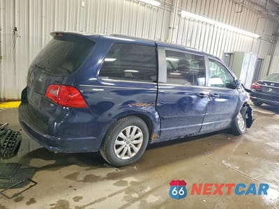 Trzecie zdjęcie samochodu z tyłu: 2012 VOLKSWAGEN ROUTAN SE VIN:2C4RVABG3CR392250 - miniatura