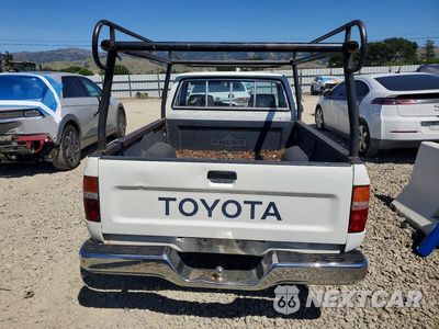 Zdjęcie 6 z 13 samochodu: 1991 TOYOTA PICKUP DELUXE VIN:JT4RN81P0M5117511 - miniatura
