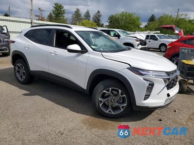Czwarte zdjęcie samochodu z boku: 2024 CHEVROLET TRAX 1LT VIN:KL77LHE26RC131506 - miniatura