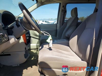 Zdjęcie 7 z 13 samochodu: 2006 CHRYSLER TOWN & COUNTRY VIN:1A4GP45R86B691004 - miniatura
