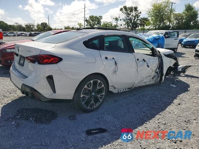 Trzecie zdjęcie samochodu z tyłu: 2026 BMW 228 VIN:WBA83GG03T7U51912 - miniatura