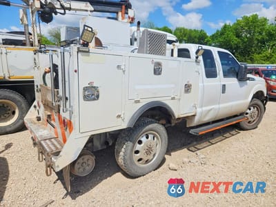 Trzecie zdjęcie samochodu z tyłu: 2015 FORD F250 SUPER DUTY UTILITY / SERVICE TRUCK VIN:1FT7X2B69FEB90285 - miniatura