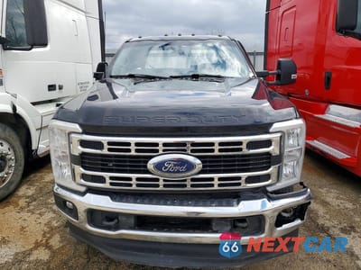 Piąte zdjęcie samochodu w środku: 2023 FORD F350 SUPER DUTY VIN:1FT8W3DT3PEC37554 - miniatura