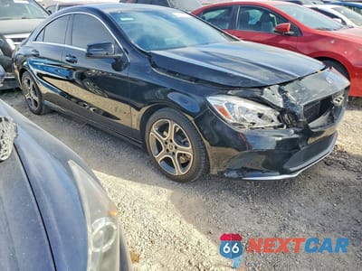 Czwarte zdjęcie samochodu z boku: 2019 MERCEDES-BENZ CLA 250 VIN:WDDSJ4EB0KN763445 - miniatura