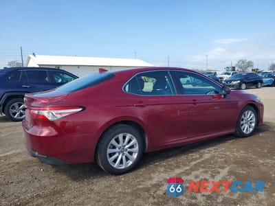 Trzecie zdjęcie samochodu z tyłu: 2018 TOYOTA CAMRY LE VIN:4T1B11HK6JU548205 - miniatura