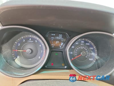 Zdjęcie 9 z 12 samochodu: 2013 HYUNDAI ELANTRA GLS VIN:5NPDH4AE1DH320478 - miniatura