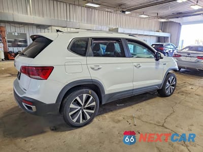 Trzecie zdjęcie samochodu z tyłu: 2022 VOLKSWAGEN TAOS SE VIN:3VVYX7B23NM021114 - miniatura