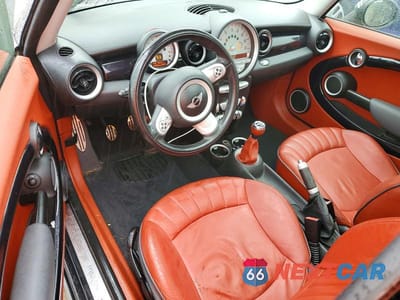 Zdjęcie 8 z 12 samochodu: 2007 MINI COOPER S VIN:WMWMF73527TL83719 - miniatura