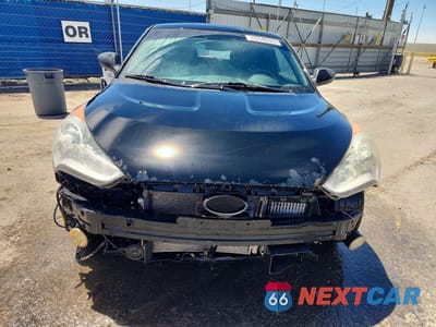 Piąte zdjęcie samochodu w środku: 2016 HYUNDAI VELOSTER TURBO VIN:KMHTC6AE7GU255745 - miniatura