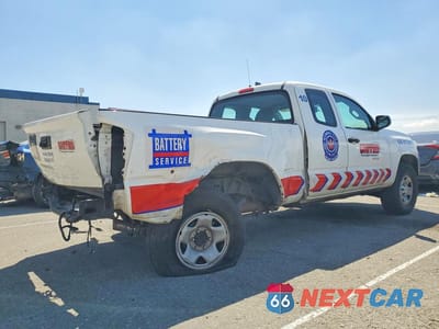 Trzecie zdjęcie samochodu z tyłu: 2017 TOYOTA TACOMA SR VIN:5TFRX5GN0HX091534 - miniatura