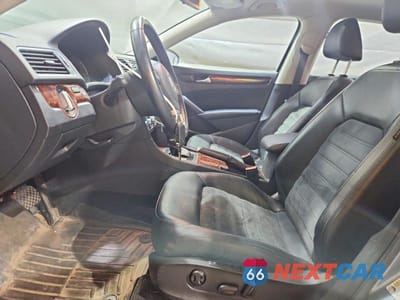 Zdjęcie 7 z 12 samochodu: 2012 VOLKSWAGEN PASSAT SEL VIN:1VWCN7A33CC047815 - miniatura