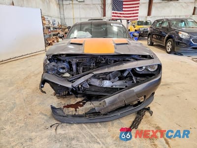 Piąte zdjęcie samochodu w środku: 2016 DODGE CHALLENGER R VIN:2C3CDZBT3GH129258 - miniatura
