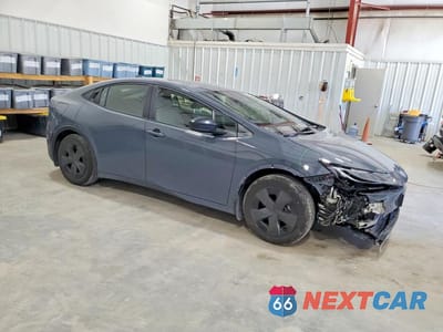 Czwarte zdjęcie samochodu z boku: 2023 TOYOTA PRIUS PRIME SE VIN:JTDACACU0P3002615 - miniatura