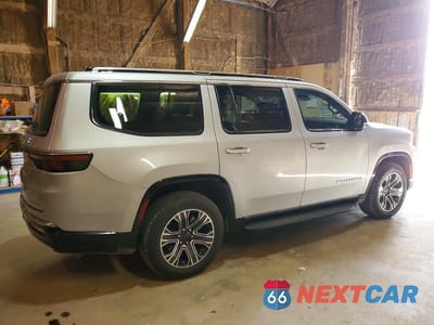 Trzecie zdjęcie samochodu z tyłu: 2024 JEEP WAGONEER SERIES II VIN:1C4SJUBP5RS116593 - miniatura