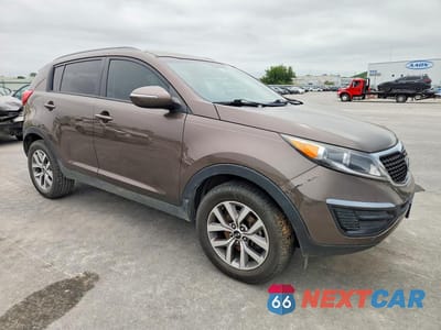 Czwarte zdjęcie samochodu z boku: 2015 KIA SPORTAGE LX VIN:KNDPB3AC2F7719785 - miniatura