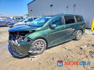 2021 TOYOTA SIENNA XLE 7-PASSENGER 5TDYRKEC5MS016981 - główne zdjęcie licytacji z USA - miniatura