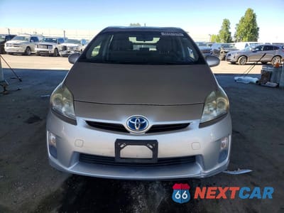 Piąte zdjęcie samochodu w środku: 2011 TOYOTA PRIUS TWO VIN:JTDKN3DU4B1435948 - miniatura