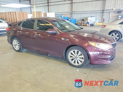 Czwarte zdjęcie samochodu z boku: 2017 KIA OPTIMA LX VIN:5XXGT4L32HG165528 - miniatura