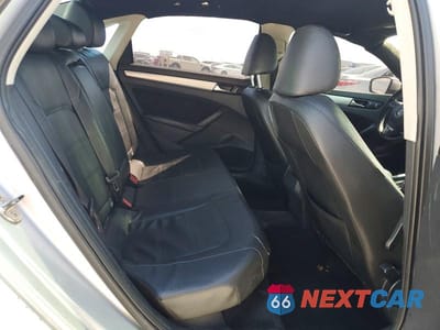 Zdjęcie 10 z 13 samochodu: 2012 VOLKSWAGEN PASSAT SE VIN:1VWBP7A36CC049595 - miniatura