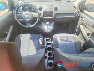 Zdjęcie 8 z 12 samochodu: 2012 MAZDA MAZDA2 VIN:JM1DE1KZ9C0137866 - miniatura