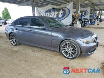 Czwarte zdjęcie samochodu z boku: 2006 BMW 325 I VIN:WBAVB135X6PT08321 - miniatura