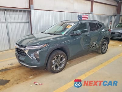 2025 CHEVROLET TRAX 1LT KL77LHEP7SC157761 - główne zdjęcie licytacji z USA - miniatura