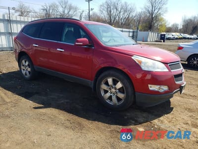 Czwarte zdjęcie samochodu z boku: 2012 CHEVROLET TRAVERSE LT VIN:1GNKVGED5CJ167667 - miniatura