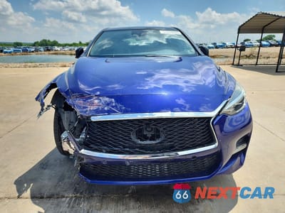 Piąte zdjęcie samochodu w środku: 2018 INFINITI QX30 SPORT VIN:SJKCH5CP9JA043885 - miniatura