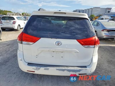 Zdjęcie 6 z 13 samochodu: 2012 TOYOTA SIENNA LE VIN:5TDKK3DC5CS249663 - miniatura