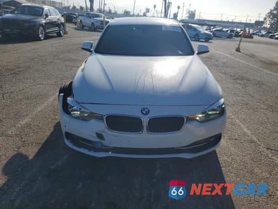 Piąte zdjęcie samochodu w środku: 2017 BMW 330 I VIN:WBA8B9G36HNU56940 - miniatura