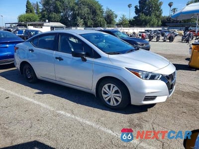 Czwarte zdjęcie samochodu z boku: 2020 NISSAN VERSA S VIN:3N1CN8DV4LL839243 - miniatura