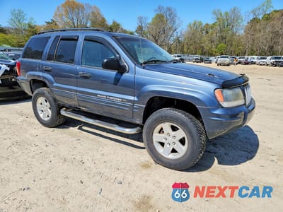 Czwarte zdjęcie samochodu z boku: 2004 JEEP GRAND CHEROKEE LAREDO VIN:1J4GW48SX4C176546 - miniatura