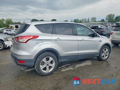 Trzecie zdjęcie samochodu z tyłu: 2016 FORD ESCAPE SE VIN:1FMCU0G74GUA34364 - miniatura