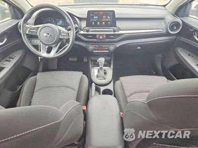 Zdjęcie 8 z 12 samochodu: 2019 KIA FORTE S VIN:3KPF34AD4KE026380 - miniatura